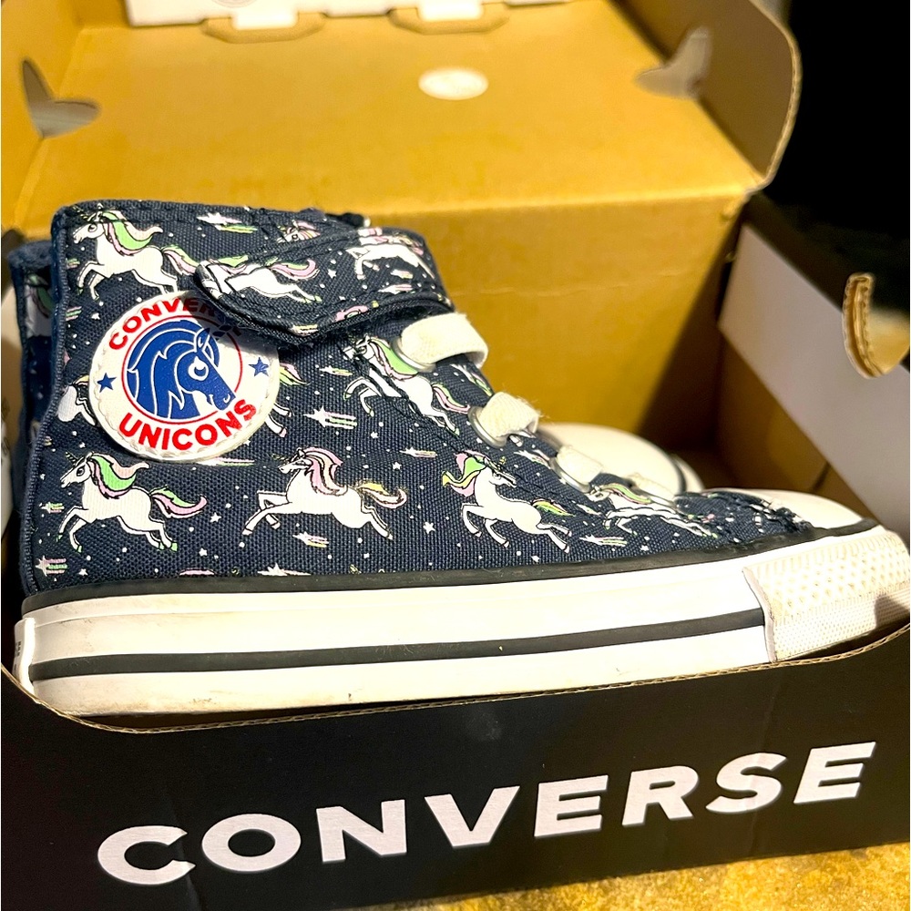 Converse Chuck Taylor Unicorn Print Hightop Velcro Sneaker